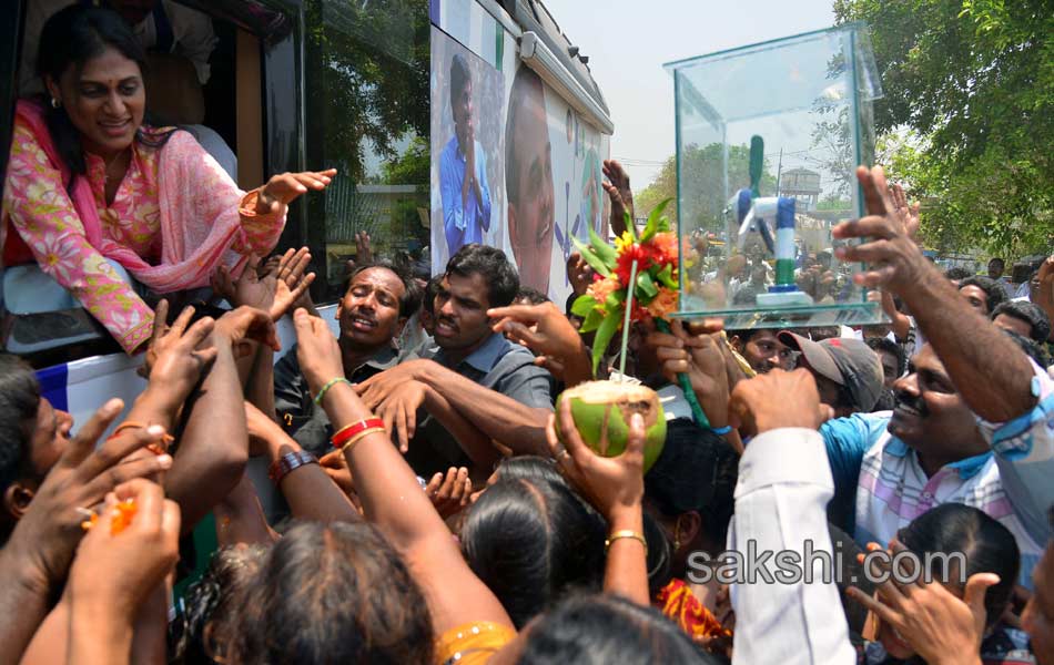 Sharmila s Janapatham at Khammam Distric - Sakshi19