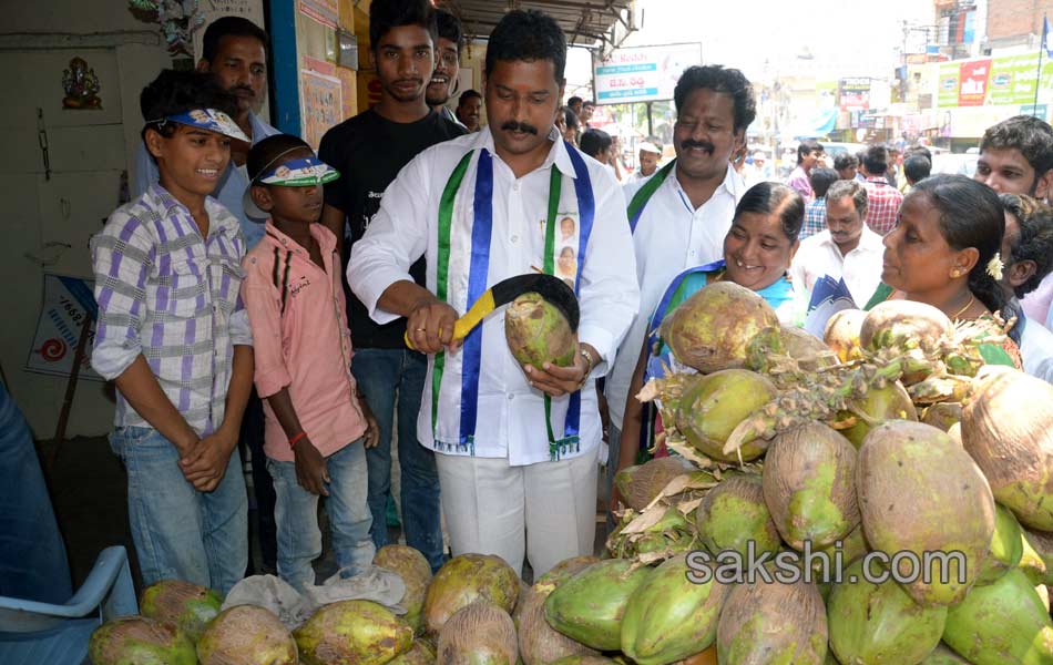 Candets of Telangana participating with people works during election - Sakshi3