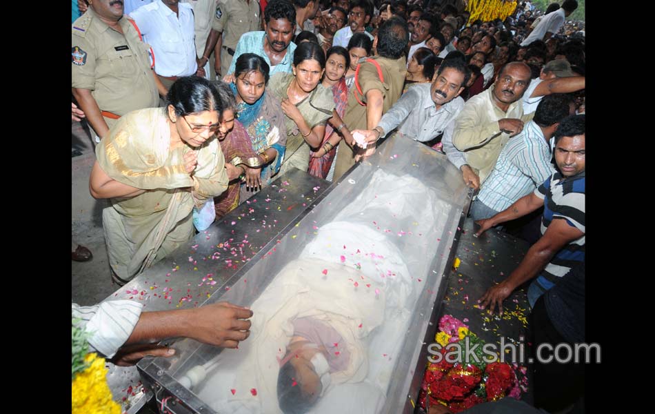 Shobha Nagireddy lies in state  Nandyal5