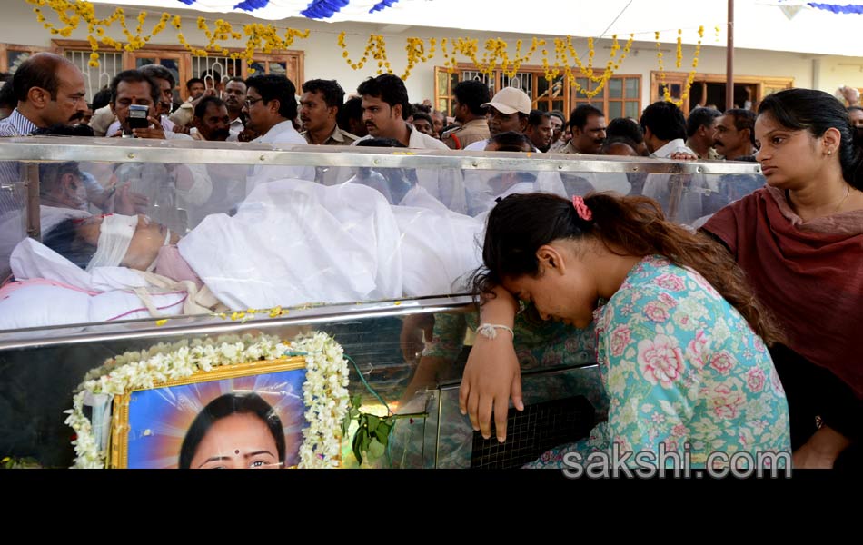 Shobha Nagireddy last rites today - Sakshi12