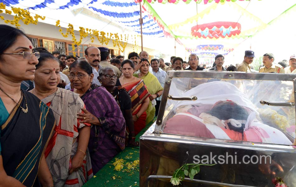 Shobha Nagireddy last rites today - Sakshi13