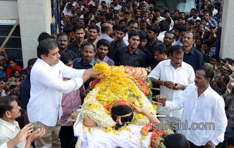 Shobha Nagireddy last rites today - Sakshi22