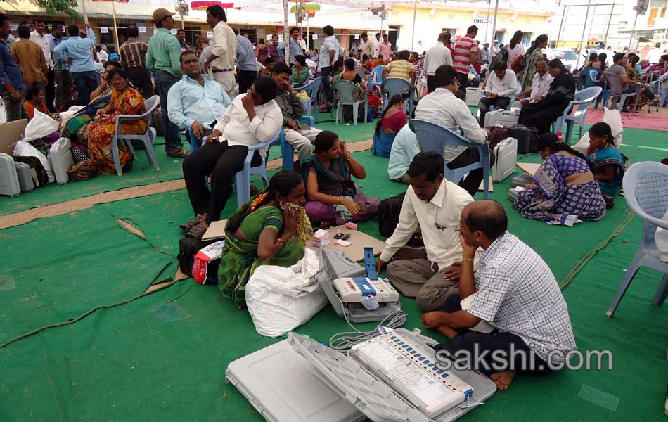 Poling Stations Are Ready In Telangana - Sakshi11