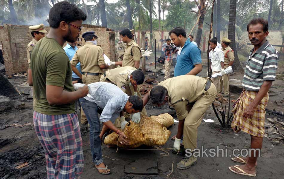 gail gas pipeline blast causes 16 deaths - Sakshi36