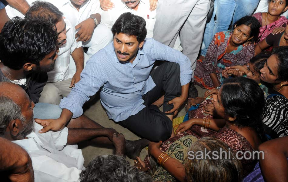 jagan visits nagaram - Sakshi3