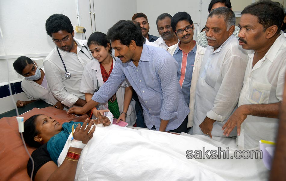 jagan visits nagaram - Sakshi16