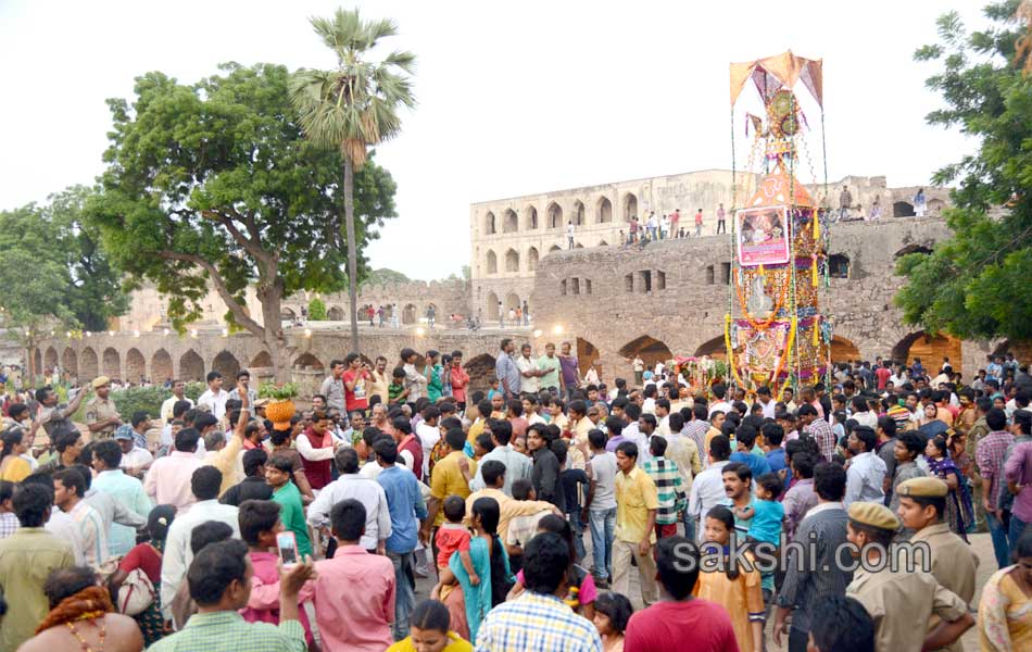 begin to telangana bonalu festival - Sakshi17