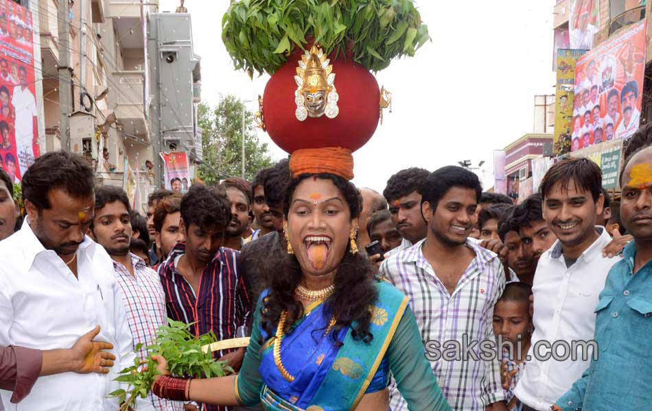 bonala festival celebrations in hyderabad - Sakshi4