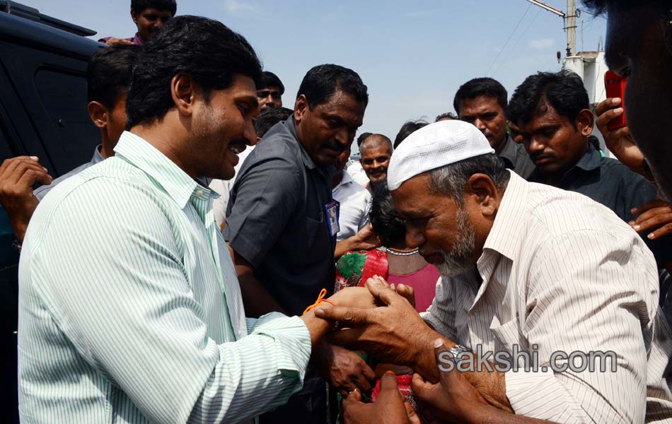 YS Jagan Mohan Reddy condolences to Krishna Rao family - Sakshi7