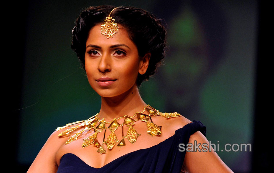 celebrities at lakme fashion week10