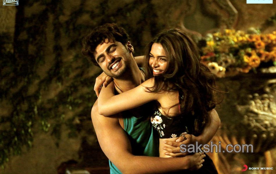 deepikas finding fanny movie stills - Sakshi1