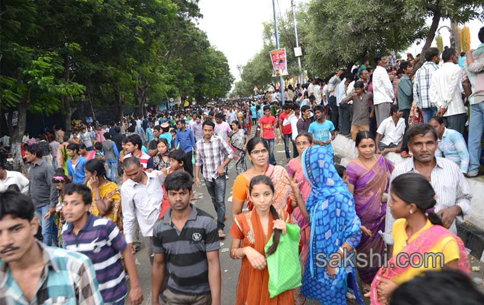 Hyderabad bid emotional farewell to Lord Ganesh - Sakshi16