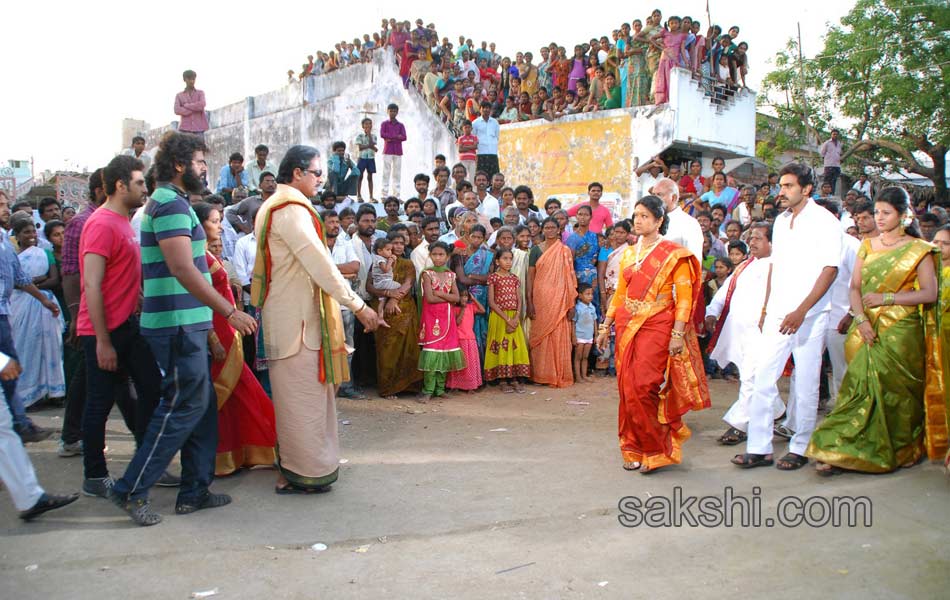 Kakatiyudu Movie stills17