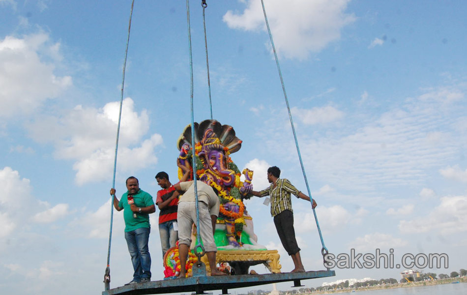 Lord Ganesh idols being immersed in Hussainsagar lake3