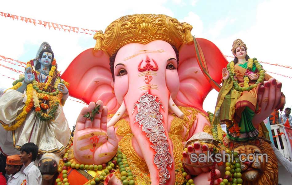 Lord Ganesh idols being immersed in Hussainsagar lake17