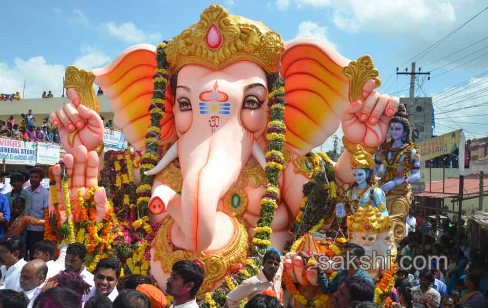 Lord Ganesh idols being immersed in Hussainsagar lake20