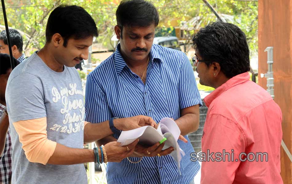 Loukyam Movie Working Stills8