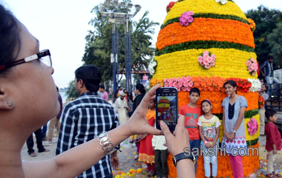 Dasara and Bathukamma festivals celebrate in Telangana8