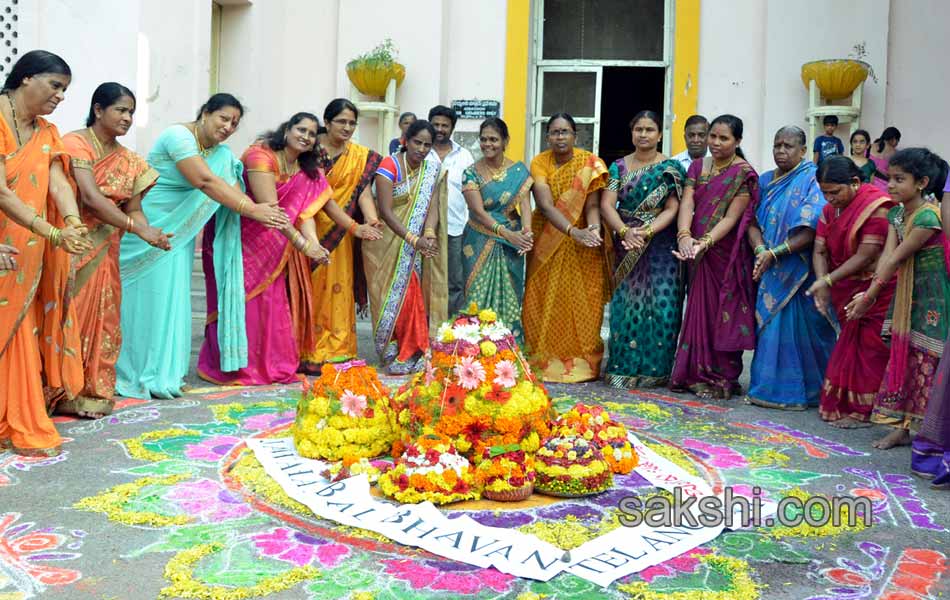 Dasara and Bathukamma festivals celebrate in Telangana13