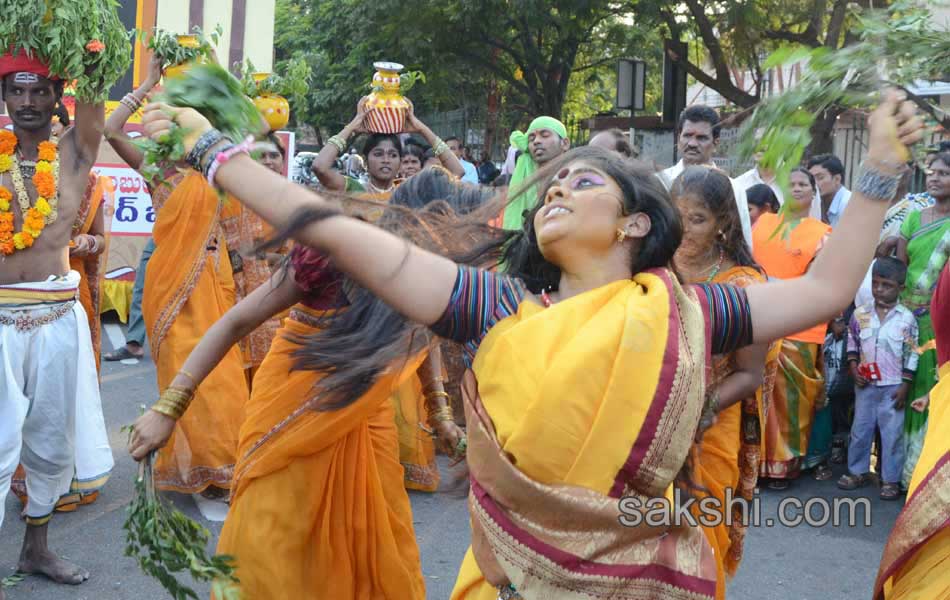 CM KCR  family in Bathukamma Celebrations at Tank Bund - Sakshi11