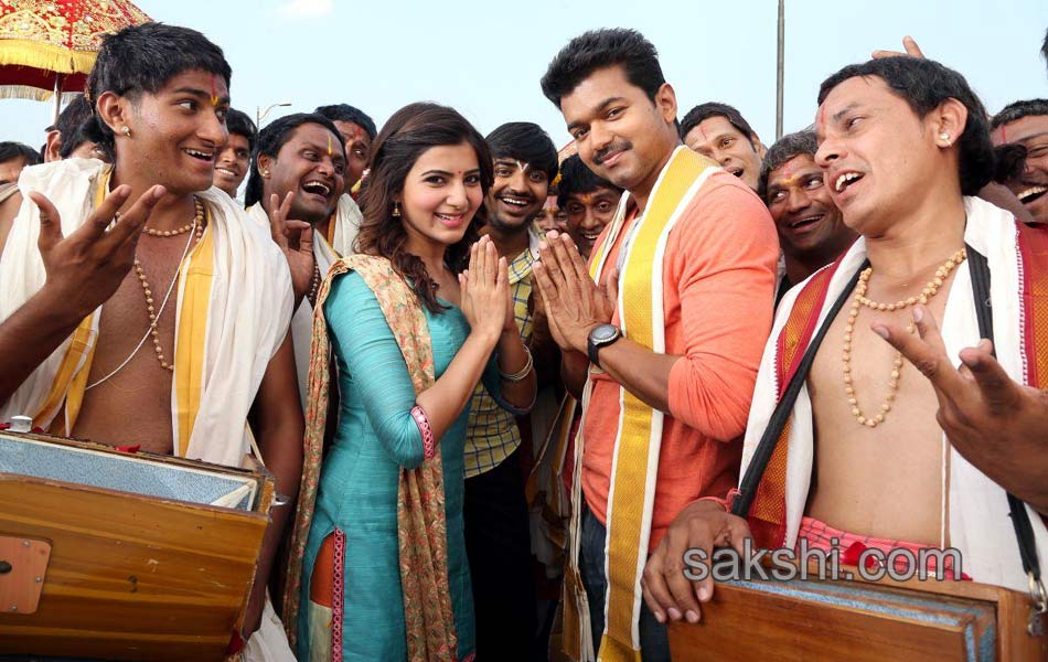 kaththi movie stills - Sakshi1