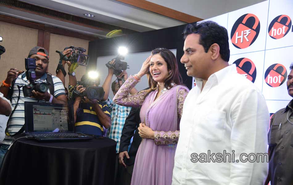 sridevi Arrives in Taj deccan programme - Sakshi8