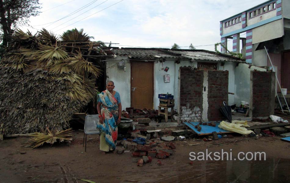 Cyclone Hudhud in Vizag - Sakshi9