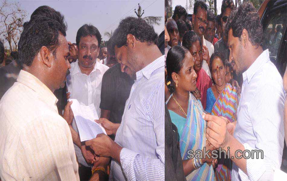 Ys Jagan mohan reddy consoles Hudhud victims over Vizianagaram Srikakulam areas - Sakshi19