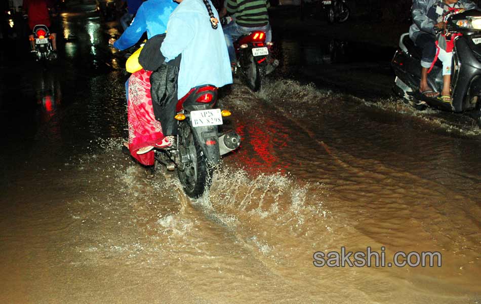 heavy rain in hyderabad - Sakshi4