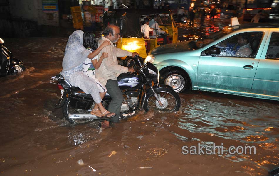 heavy rain in hyderabad - Sakshi9