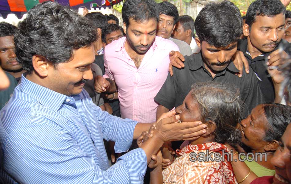 ys jagan mohan reddy unveiled gottipati narasaiah statue at yaddanapudi - Sakshi5