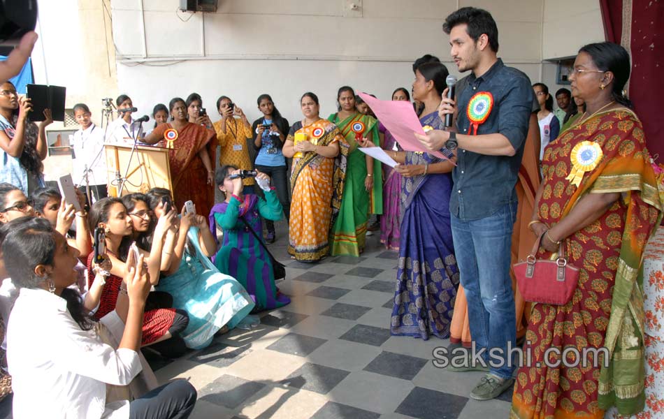 akhil arrives at st ann s mad day11