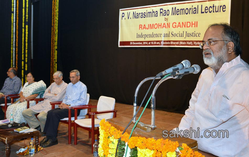 pv narasimharao s autobiography inauguration2