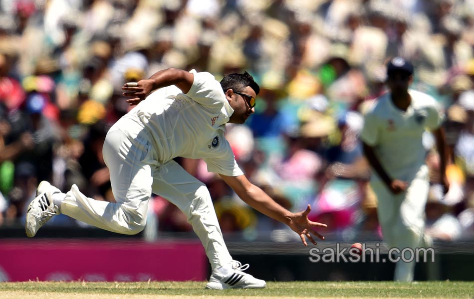 India vs Australia 4th Test Day 2 at Sydney10