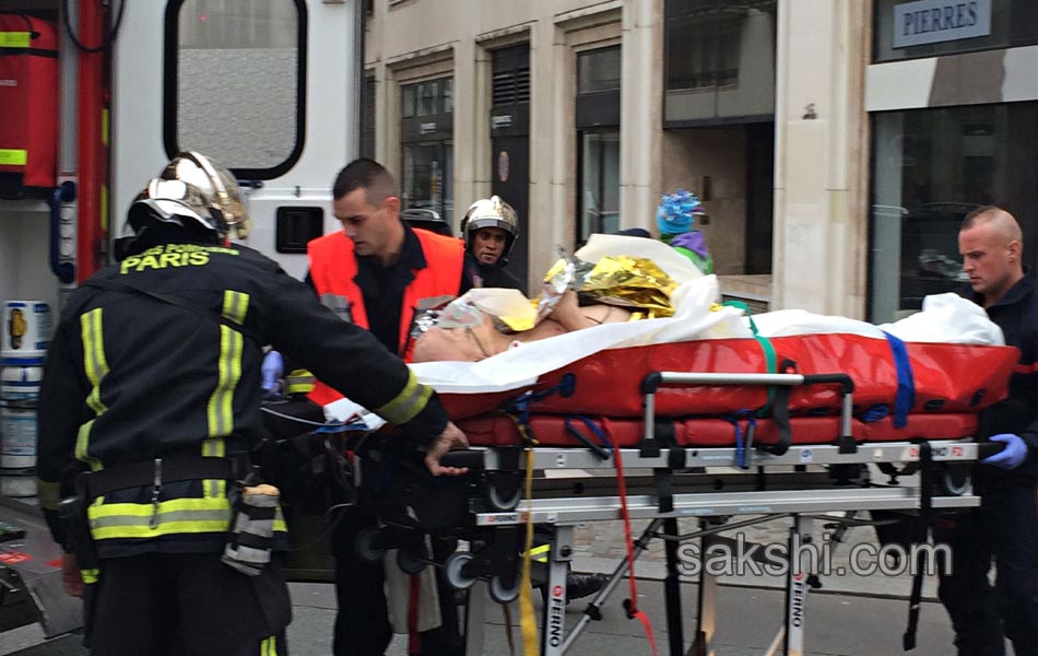 12 dead after shooting at Paris magazine11