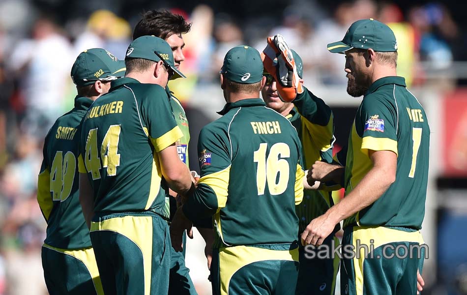 Australia won fourth one day 17