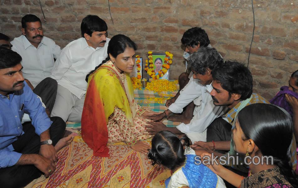 seventh day of sharmila tour in Nalgonda district10