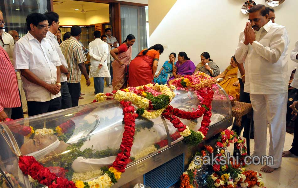 celebrities pay last respects to Dr Rama Naidu - Sakshi30