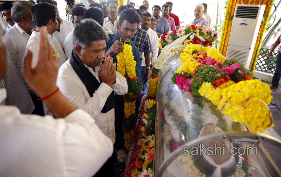 celebrities pay last respects to Dr Rama Naidu - Sakshi33