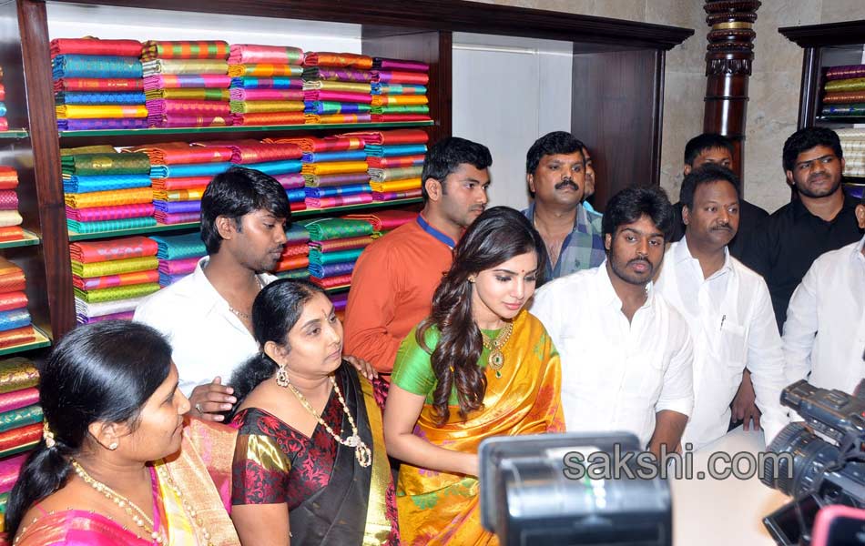 samanta ruth prabhu inaugurates south india shopping mall at ameerpet - Sakshi15