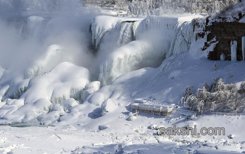 niagara falls frozen8