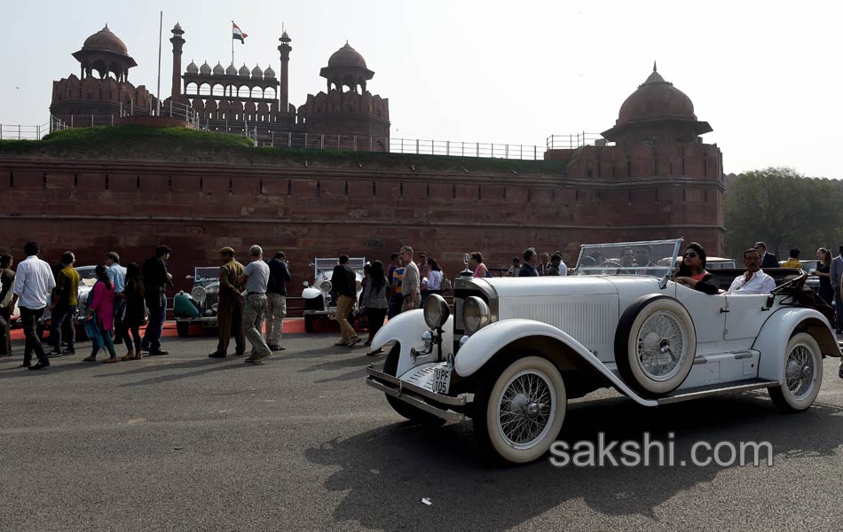 vintage car rally at delhi1