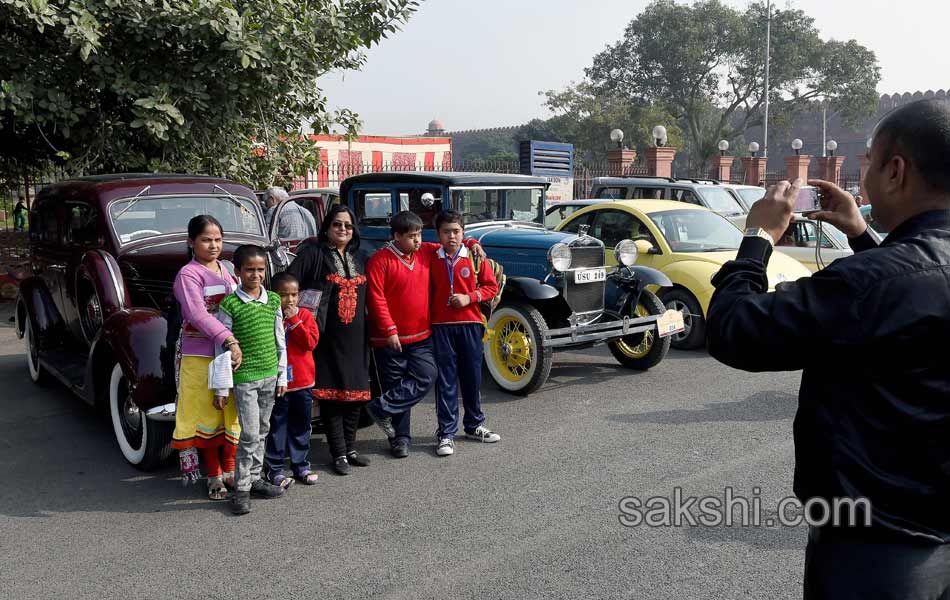 vintage car rally at delhi3