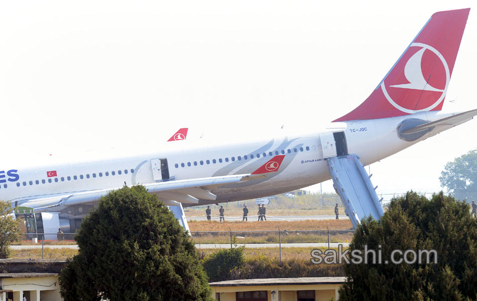 Turkish plane suffers nose gear collapse in Kathmandu5