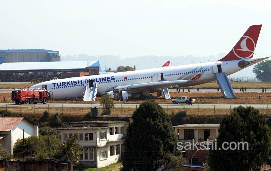 Turkish plane suffers nose gear collapse in Kathmandu8