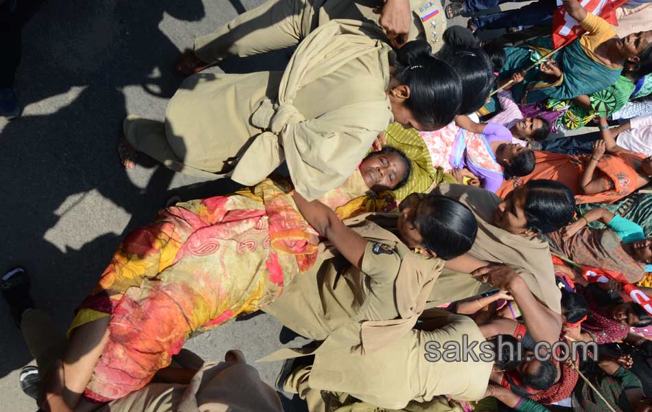 andhra pradesh angawadi teachers were arrested - Sakshi17
