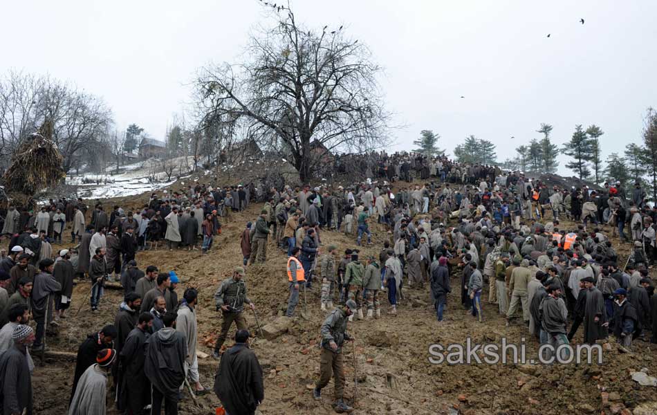 Heavy rains devastate Kashmir Valley with flash floods13