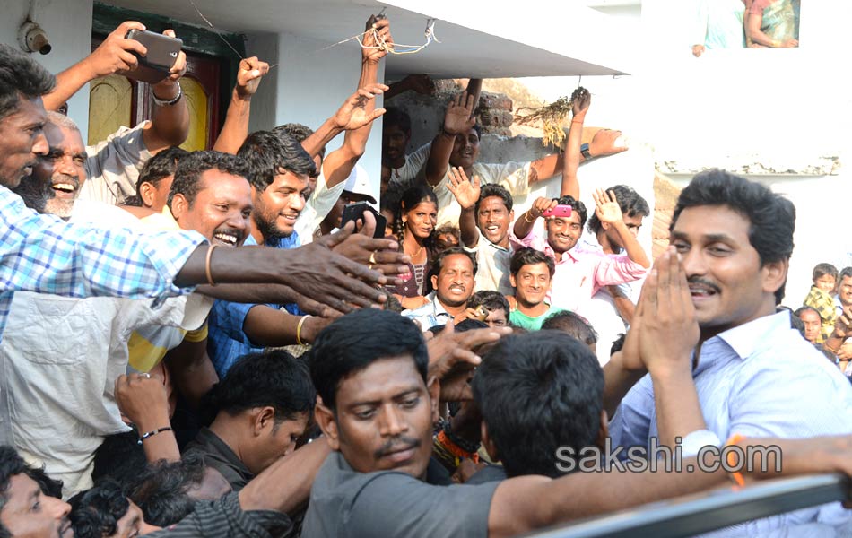 ys jagan mohan reddy tours in vizag district - Sakshi9