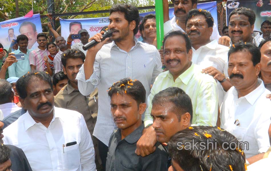 ys jagan Interacting with people - Sakshi6