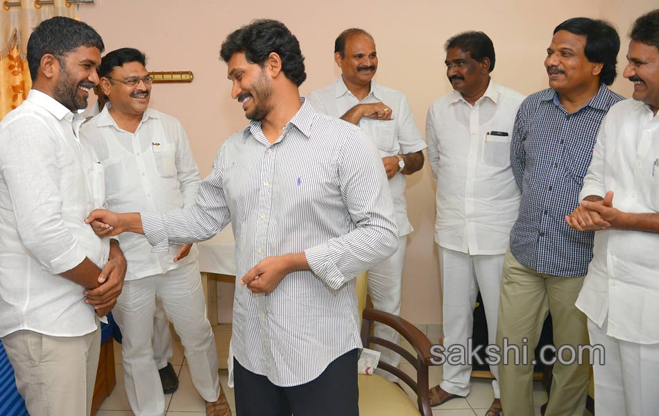 ys jagan Interacting with people - Sakshi20